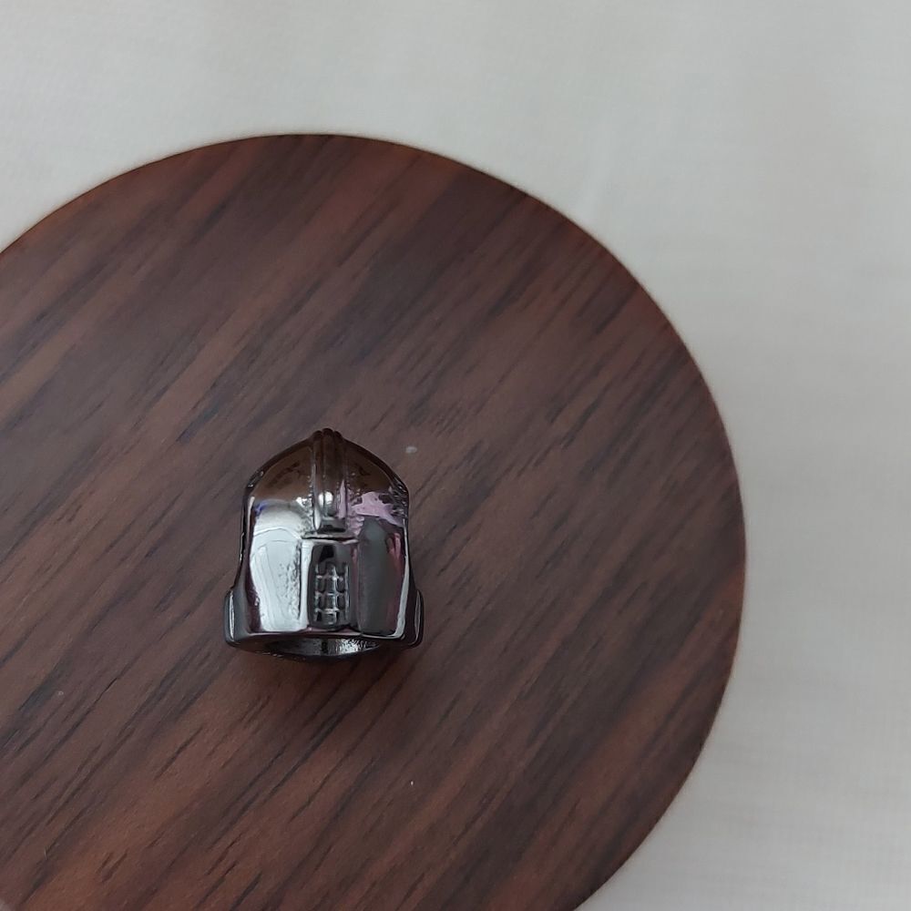 925 Sterling Silver Mandalorian Helmet Star Wars Charm - Picture 5 of 7